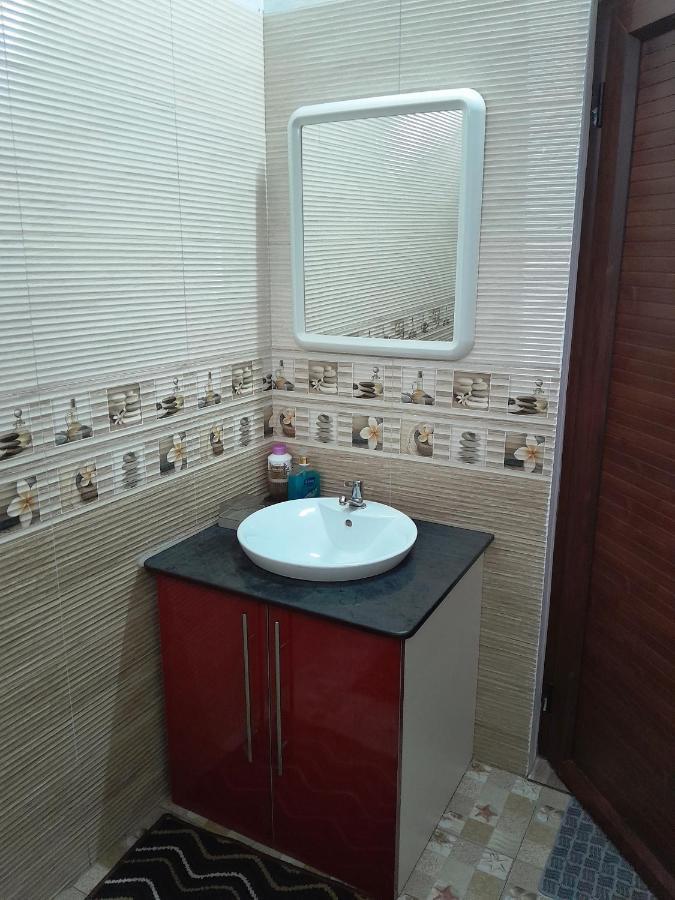 Beautiful Affordable House - 5 Minutes From The Airport And 12 Minutes To Blue Bay Beach Mon Tresor Exterior foto